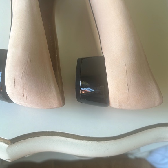 Salvatore Ferragamo Vara Suede Bow Accent Pumps - Picture 8 of 10